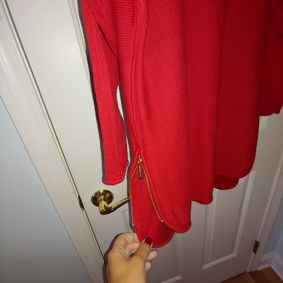 EUC Plus Size MICHAEL by Michael Kors Red Sweater with Gold Zip Detail – Size 1X - Picture 15 of 16
